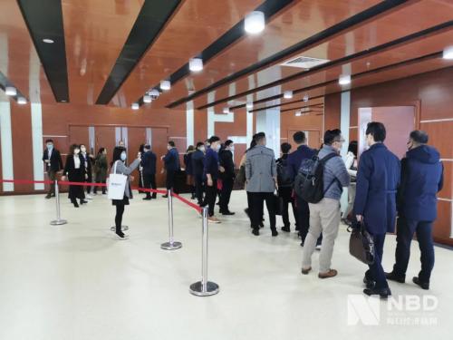 醫藥圈炸鍋!國家的“靈魂談判”又來了,1.3萬的心臟支架談到700元,將為老百姓節約109億!